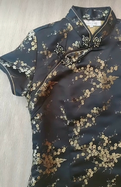 Vestido Curto Preto E Dourado Flor De Cerejeira na internet