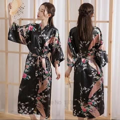 Kimono De Cetim Longo Preto Estampa De Pavão