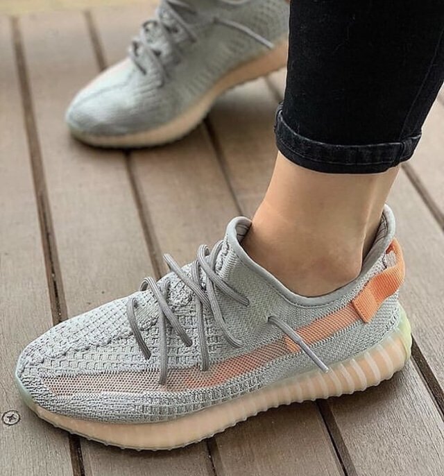 Tenis yeezy off sales white