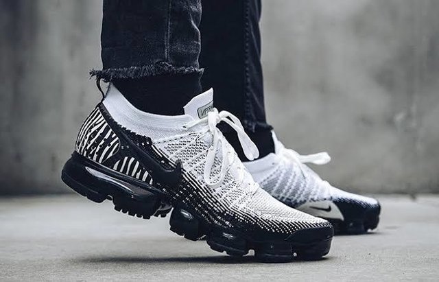 Air vapormax 2 black and cheap white