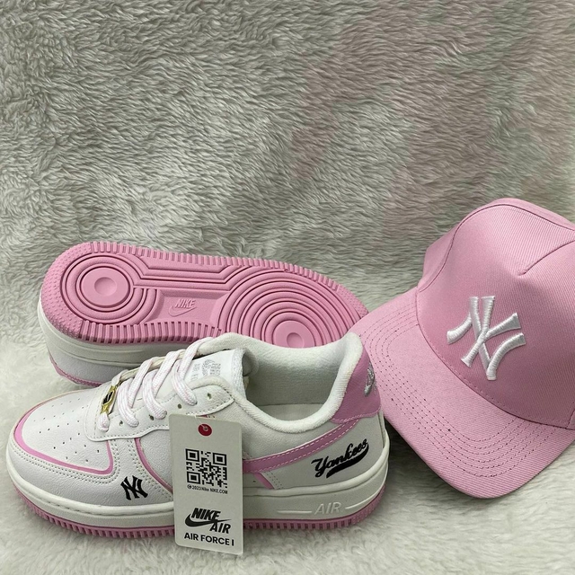 Yankees shoes nike clearance