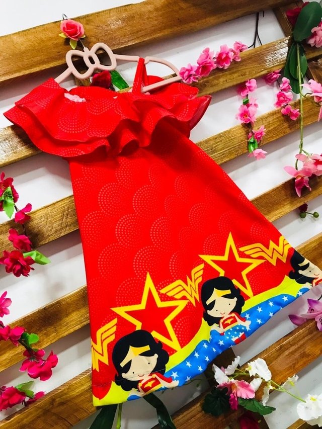 Vestido Mulher Maravilha vermelho Babado infantil