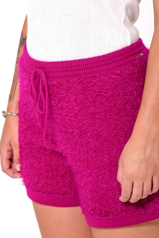 SHORTS PLUMAS LEVEL UP | FUCSIA