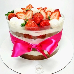 Chantininho com Morangos (Naked Cake) - comprar online