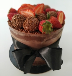 Brigadeiro Belga com Morangos (Naked Cake)