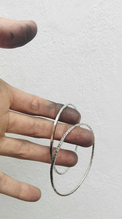 PULSERA MARTELADA DE PLATA - Julia Alvarez Joyeria