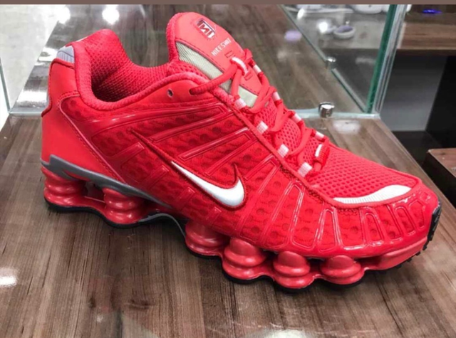 Nike shox 12 molas vermelho outlet