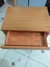 mesa de canto de madeira com 1 gaveta marca  cicopal seminovo retro - Caldeira Casa De Móveis 