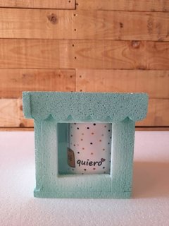 Caja de 13x13x10cm con ondas, visor y tapa - comprar online