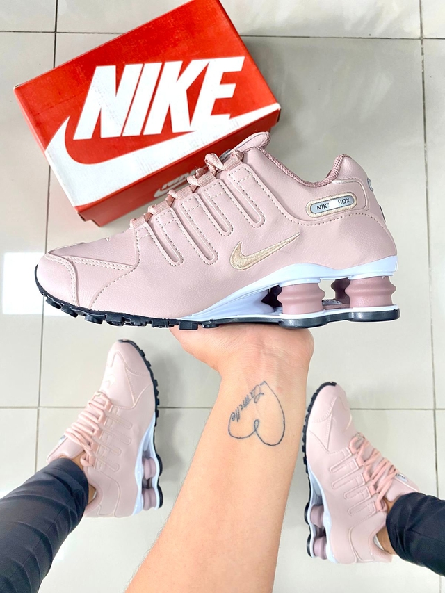 Nike shox nz rose hot sale