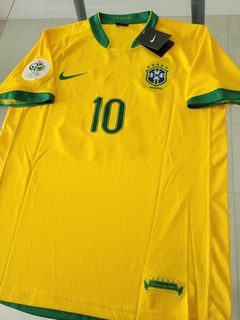 Camiseta Nike Brasil Retro Titular 2006 Ronaldinho #10 en internet
