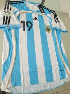 Camiseta adidas Retro Argentina Titular Messi #19 2006 en internet