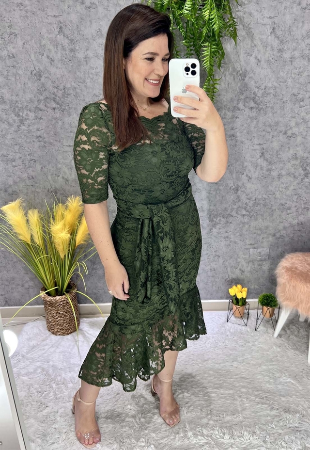 Vestido Midi em Renda Verde Militar Moda Evangélica