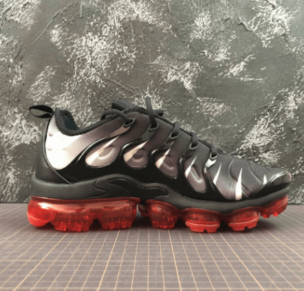 Air vapormax plus shark black red white hotsell