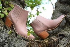 Bota Texana Cuero Elastizadas Quica Amelie - comprar online