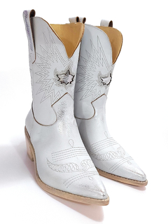 Botas Texanas Mujer Cuero Blanco Bordado Gastado Plata Quica Catedral - comprar online