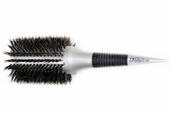 Escova Térmica de Metal #2607 - Alisamento eficiente para cabelos médios e longos com a qualidade da Escovas Fidalga