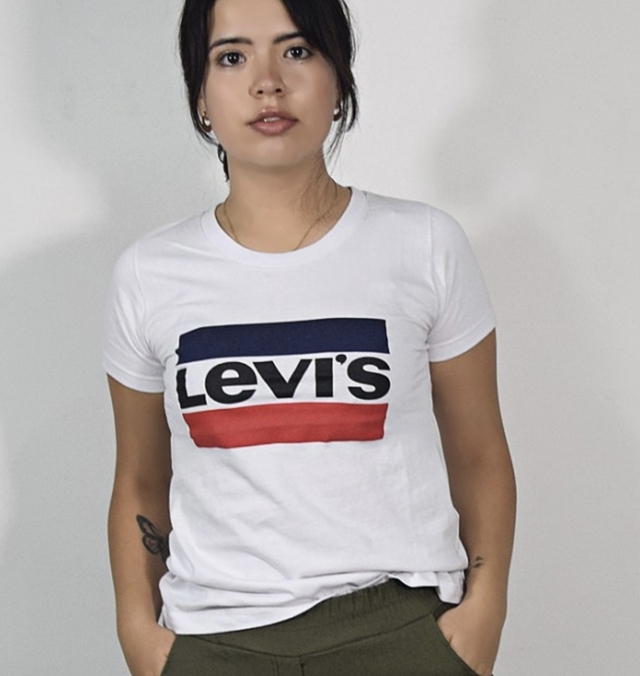Remera Levis Mujer Comprar en EVA MORENA