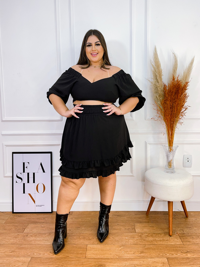 Conjunto Plus Size de Saia Curta e Cropped Preto