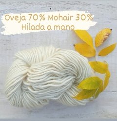 LANA de Oveja 70% y Mohair 30% SEMIGORDA /worsted hilada a mano NATURAL-100grs