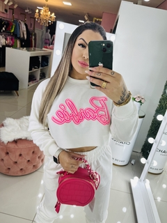 Moletom cropped Barbie na internet