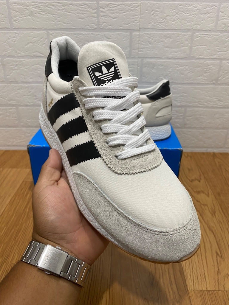 Adidas iniki preto com branco sale