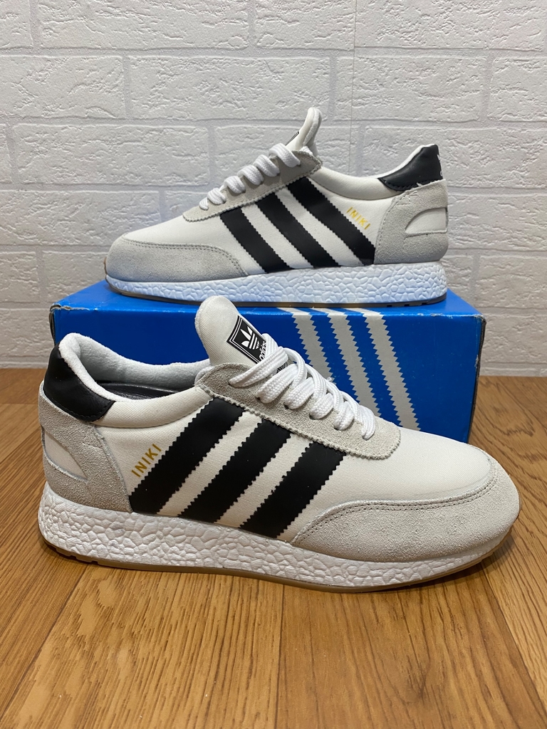 Total 90 adidas hotsell