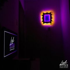 Marco Puerta de Friends 50x40cm | LED ULTRA VIOLETA Y AMBAR | - comprar online
