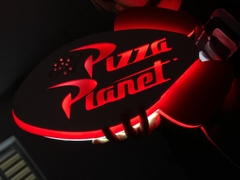 Pizza Planet Toy Story 50x40cm