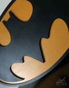 Cuadro Batman logo original mdf y pintura acrilica - comprar online