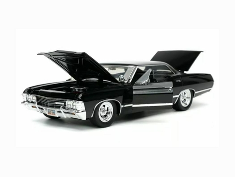 Supernatural 67 Chevy Impala SS e Dean 1:24 Jada Toys 32250