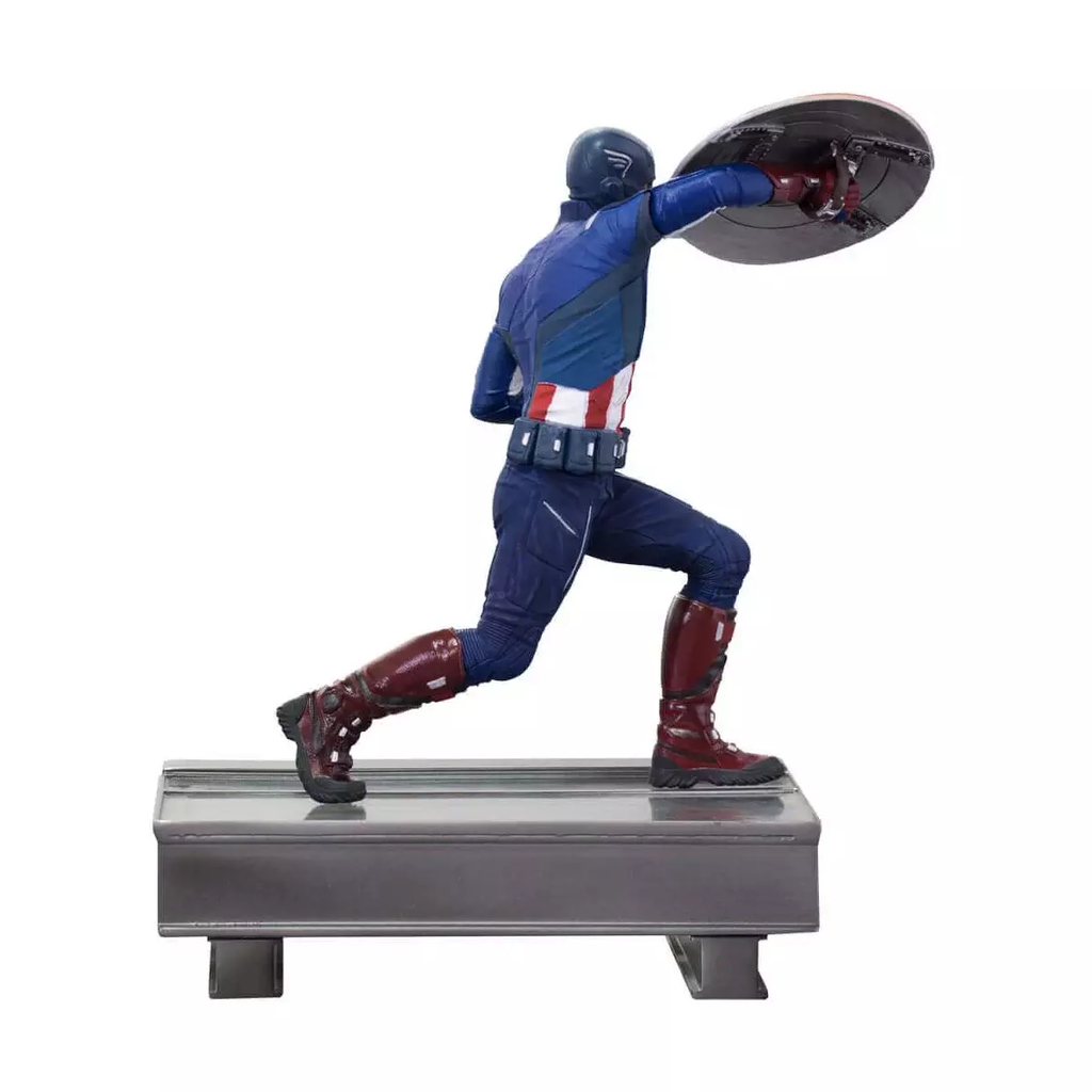 EstÃ¡tua De Ironman De Avengers Endgame. Os Vingadores, Ã© Um Filme De  Super-herÃ³i Americano Baseado Na Equipe De Super-herÃ³is Foto de Stock  Editorial - Imagem de martelo, américa: 155474183