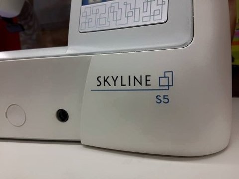 Janome Skyline S5