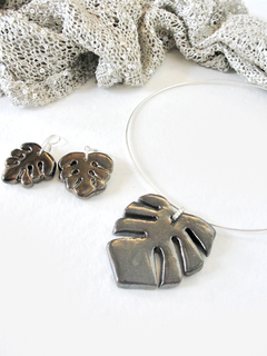 Conjunto Monstera cobriza collar y aros - comprar online