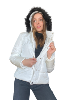 Campera Puffer con capucha desmontable Blanca