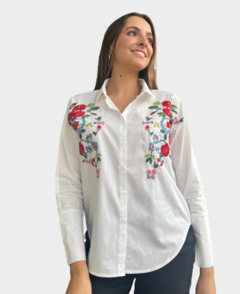 Camisa bordada blanca