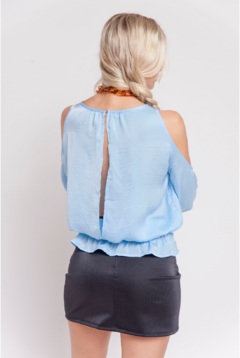 Blusa celeste en internet