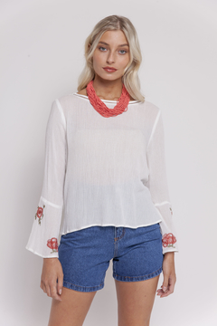 Blusa blanca bordada