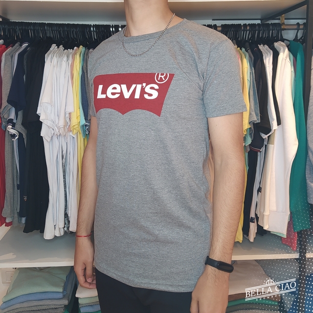 Remera Levis - Comprar en Bellaciao Showroom