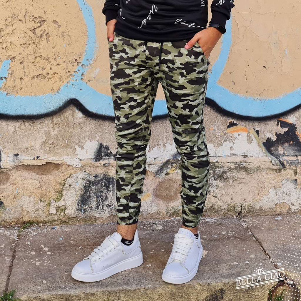 Jogger camuflado sale