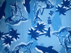 Remera de agua UV+50, con mangas cortas, dibujo tiburones. Art. 23625 - comprar online