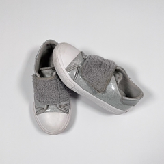 TALLE 27 8 SUELA 18 CM ) - ZAPATILLAS PLATEADAS ABROJO PELITO GRIS - CHEEKY - comprar online