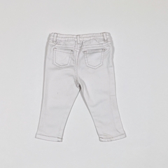 TALLE 9 MESES - JEAN CHUPIN ELASTIZADO BLANCO- CARTERS - comprar online