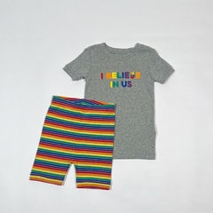 TALLE 5 AÑOS - CONJUNTO REMERA M/CORTA GRIS Y CALZA RAYADA COLORES NUEVO - OLD NAVY