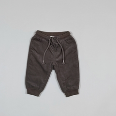 TALLE S ( 3/6 MESES ) - PANTALON C/PUÑOS CORDEROY FORRADO EN ALGODON GRIS OSCURO - CHEEKY