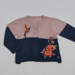 TALLE 12/18 MESES - CAMPERA TEJIDA ROSA AZUL BORDADA FLORES COLIBRI - WANAMA - comprar online