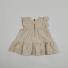 TALLE 3/6 MESES - VESTIDO S/MANGA ALGODÓN BEIGE BORDADO PECHO - MAGGIE ZOE - comprar online