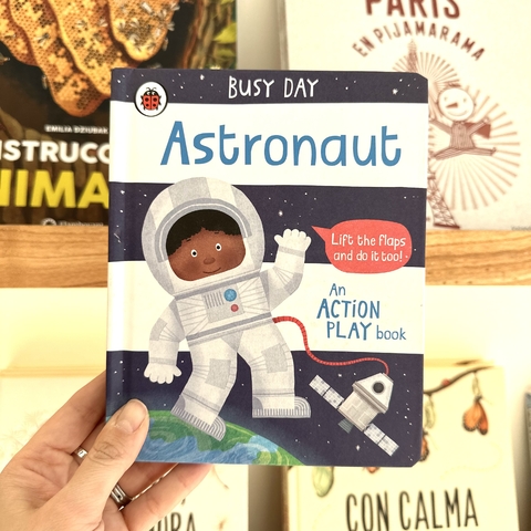 ASTRONAUT - BUSY DAY
