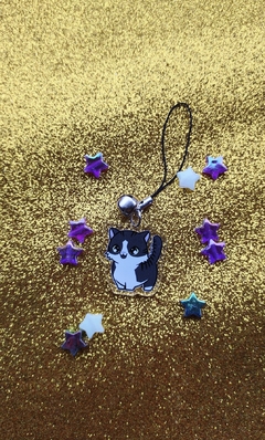 Charm Gatito Blanco-Negro con rayitas