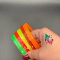 Tiara Pente Silicone 10mm Colorida - Inquebrável na internet
